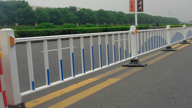 你有很了解我們身邊公路上的交通護(hù)欄嗎？
