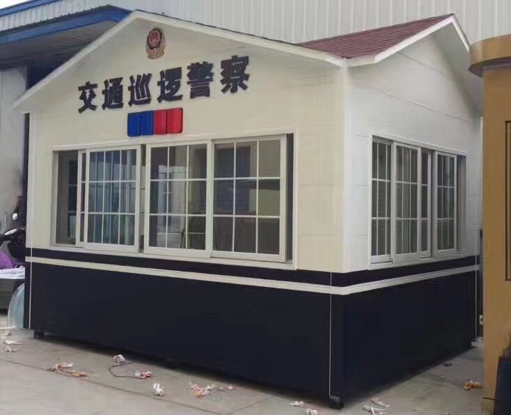 成都交警崗?fù)?/></p><p>成都交警崗?fù)ひ步芯瘎?wù)亭，它們?cè)谶x購(gòu)時(shí)一定要根據(jù)自己的實(shí)際情況選擇合適的原材料，不是所有的用戶都適合使用不銹鋼材質(zhì)，也不是所有的用戶都適合使用鋁塑板材質(zhì)，用戶一定要根據(jù)自己的實(shí)際情況選擇適合自己使用的原材料。下面是交警崗?fù)ぴ牧线x購(gòu)時(shí)的主意事項(xiàng)。</p><p>一、交警崗?fù)ろ敚?/p><p>1、頂部蓋板采用鍍鋅鋼板封頂，經(jīng)久耐用，隔熱且保證不漏水。</p><p>2、警務(wù)亭四邊采用厚鍍鋅板，表面噴涂汽車金屬漆。</p><p>二、交警崗?fù)ぶ?/p><p>1、立柱采用方形鋼管拼接，表面噴涂汽車金屬漆。</p><p>三、交警崗?fù)ねた蚣埽?/p><p>1、框架采用方鋼焊接成型龍骨架，框架整體做防銹處理，亭身整體結(jié)構(gòu)牢固抗震防風(fēng)系數(shù)高，耐腐蝕；</p><p>四、成都交警崗?fù)さ耐ね夥獍澹?/p><p>1、外封板采用優(yōu)質(zhì)鍍鋅板折彎成型后焊接，外表經(jīng)打磨處理后噴涂汽車漆。</p><p>2、外封板與內(nèi)襯防火阻燃板連接牢固，耐酸堿腐蝕，有足夠強(qiáng)度對(duì)亭內(nèi)服務(wù)員及貨物起到保護(hù)作用；</p><p>五、交警崗?fù)?nèi)封板：</p><p>1、采用象牙白色鋁塑板和硅酸鈣板與內(nèi)部方鋼龍骨緊密連接，可讓亭內(nèi)整體感覺(jué)整潔大方。</p><p>2、亭體從內(nèi)到外共有五層，符合交警崗?fù)ぶ谱饕笠?guī)范；</p><p>六、交警崗?fù)さ孛妫?/p><p>1、地板采用花紋鋁板或高速公路收費(fèi)亭的防靜電地板；</p><p>2、底部為鍍鋅鋼通作為骨架結(jié)構(gòu)；</p><p>七、成都交警崗?fù)?nèi)電器：</p><p>1、電器嚴(yán)格按照GB5226.1-2008標(biāo)準(zhǔn)設(shè)計(jì)，亭內(nèi)配有五孔插座、日光燈盤、開(kāi)關(guān)、插座等；亭內(nèi)所有線路套管在夾層中隱藏，此設(shè)計(jì)合理，檢修方便。（也可根據(jù)需要選擇不銹鋼、鋁塑板等其他材料）。</p>  <p>
    本文名稱：<a href=