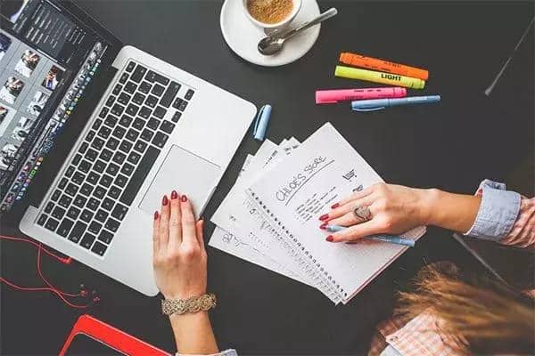 企業(yè)網(wǎng)站開(kāi)發(fā)文檔怎么寫(xiě)高效？